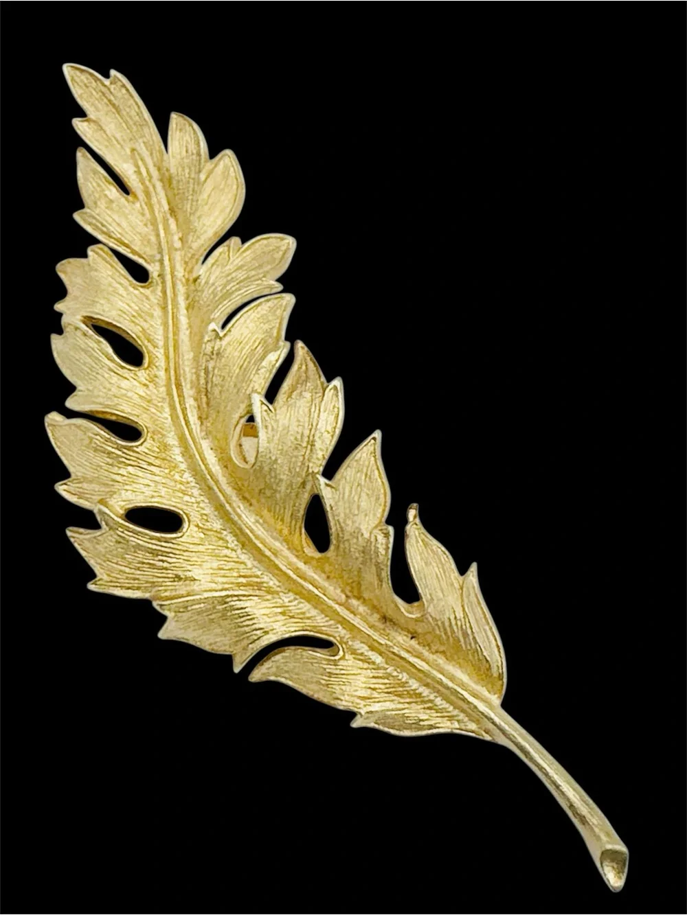 Coro Signed 1961 Vintage Gold Tone Leaf Brooch